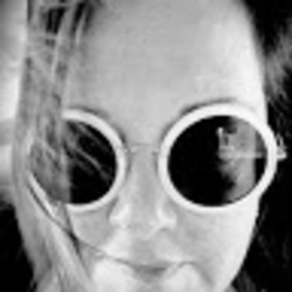 Meet your Posher, Leslie - Picture 1 of 1